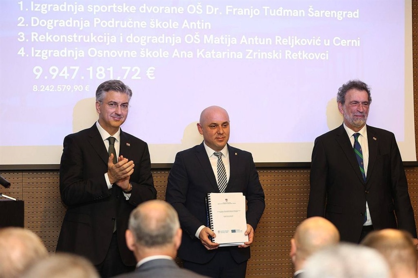 Župan Ivan Bosančić iz Dubrovnika donosi ugovor za novu školu i 10,5 milijuna eura za obrazovanje