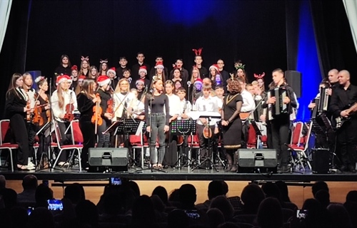 Prepun Hrvatski dom u znaku glazbe i plesa: polaznici glazbene škole...