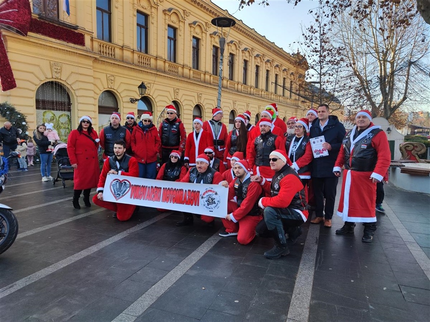 Motomrazovi razveselili djecu u Vukovaru i Bogdanovcima