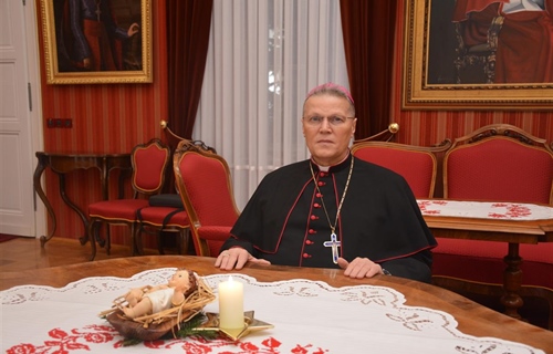 Božićna čestitka i pastirska poruka đakovačko-osječkog nadbiskupa,...