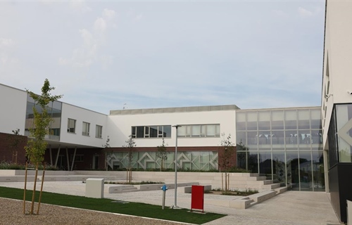 Osijek: Zbog izlijevanja vode prekinuta nastava u 1. Gimnaziji