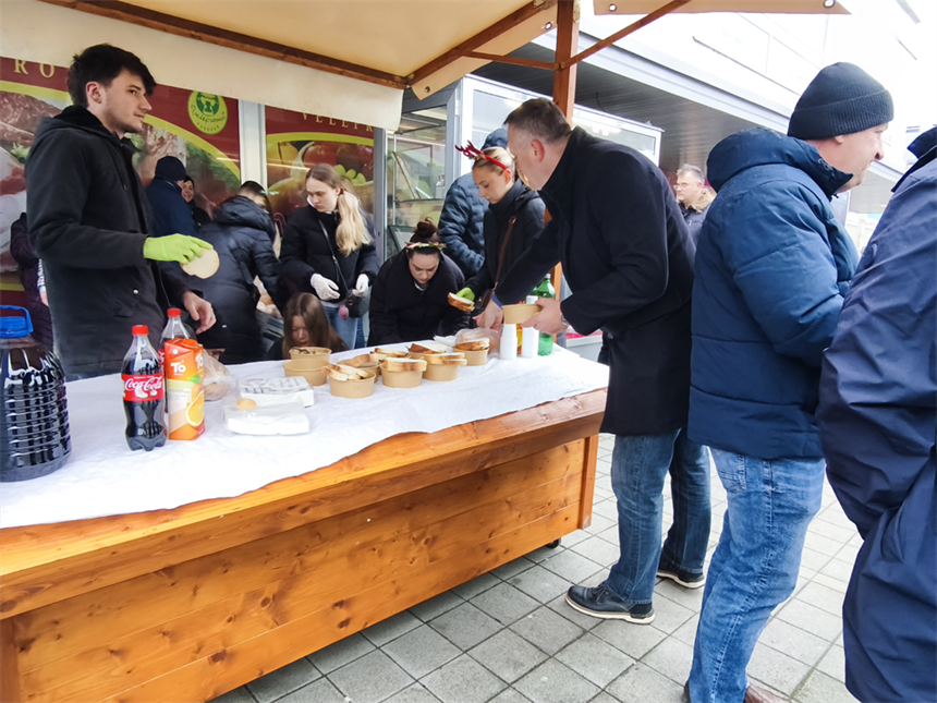 GO HDZ-a Vukovar organizirao predblagdansko druženje s građanima