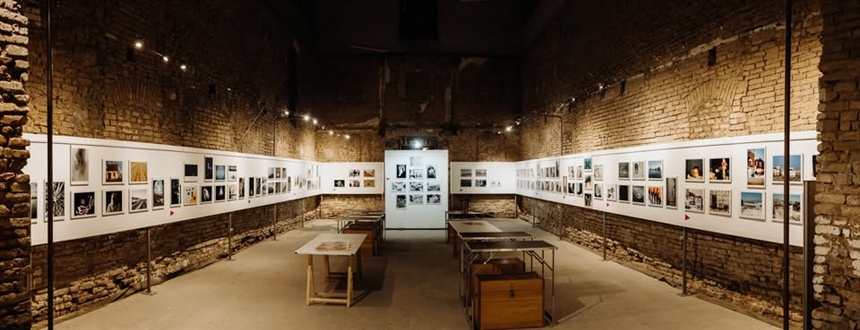 Foto-klub Vinkovci okončao izložbeni dio 2025. godine, predstavilo se 75 autora