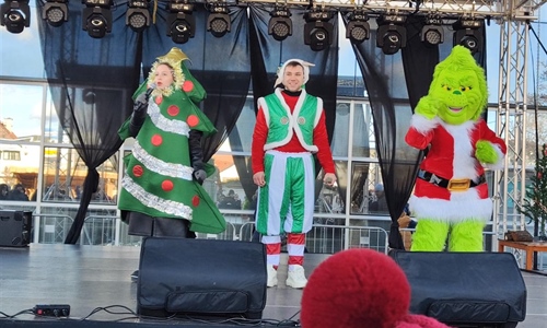 Veselo i razigrano u Vukovaru dočekana dječja Nova godina