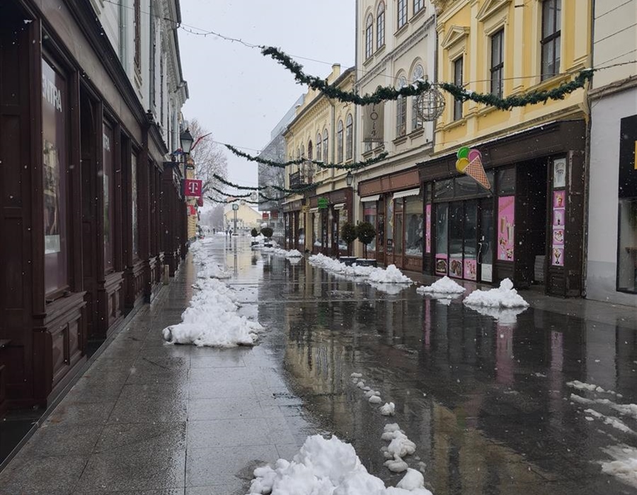 Zimska služba Grada Vukovara pravodobno reagirala na prve snježne oborine