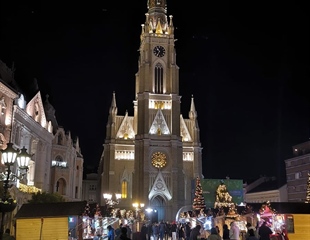 Zapaljena vrata katoličke crkve u Novom Sadu