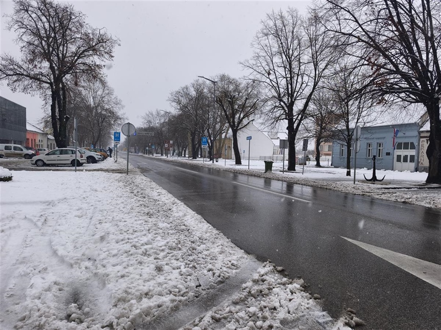 Kazne i obveze: tko je odgovoran za snijeg na pločnicima