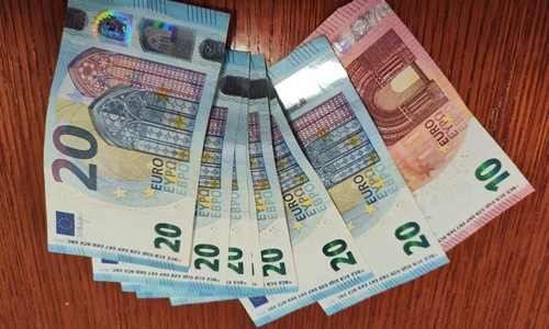 Pravo na besplatne bankarske usluge ostvarivo samo na osobni zahtjev...