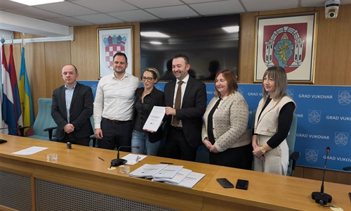 Potpisan ugovor za unaprijeđenje uvjeta u OŠ Dragutina Tadijanovića