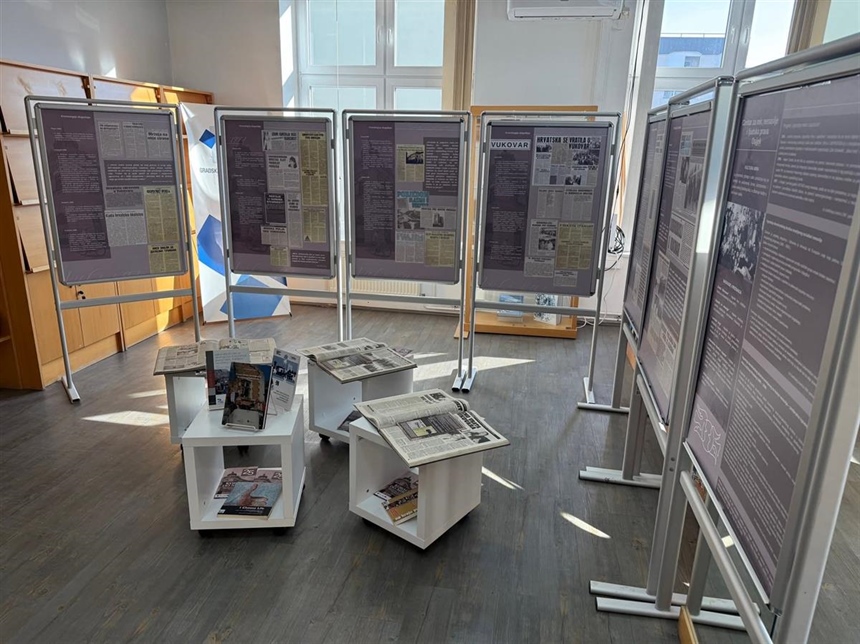 U Gradskoj knjižnici Vukovar postavljena izložba „Koraci do mira“