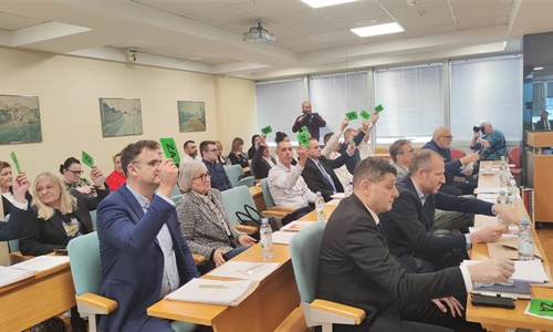 Rezovi na svim razinama: Pavliček poručio da zbog dugova i kazni svoga...