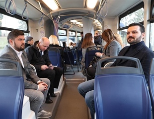 Deset novih niskopodnih tramvaja stiglo u Osijek. Ukupna ulaganja u...