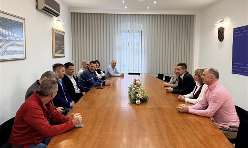 Romić održao sastanak s predstavnicima Stolnoteniskog kluba Echor i...