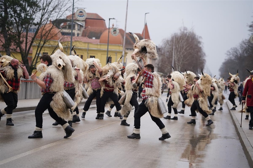 Poklade u Vinkovcima okupile oko 400 sudionika iz cijele Hrvatske