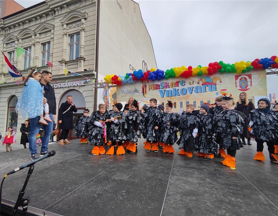 Male maškare ponovno zavladale Vukovarom: više od 430 mališana na korzu