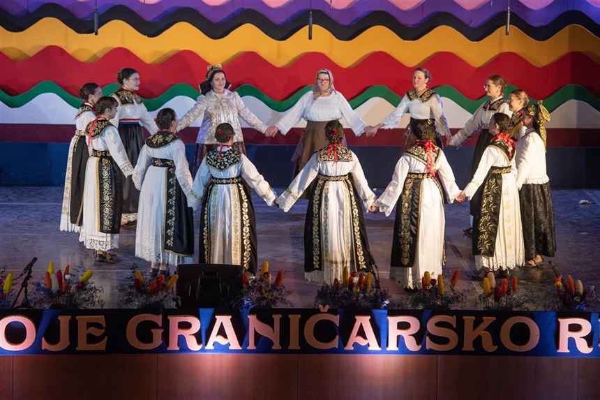 Na Šokačkom sijelu održane tri večeri folklora