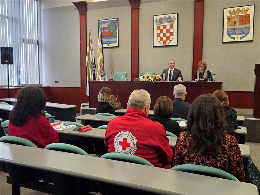 U Vinkovcima održana sjednica Povjerenstva: Fokus na prevenciji ovisnosti i većem uključivanju roditelja