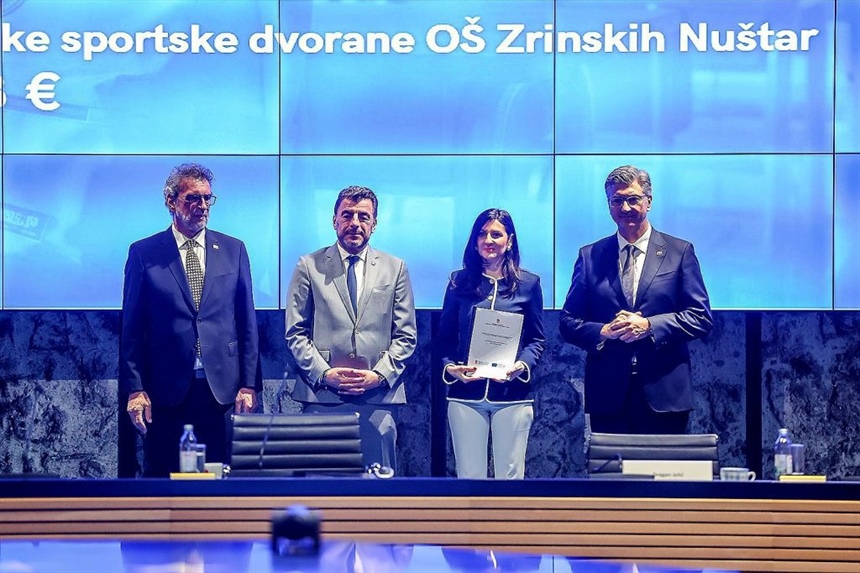 Plenković uručio 14 ugovora: Više od 1,5 milijuna eura za škole u Vukovarsko-srijemskoj županiji