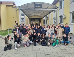 Učenici OŠ „Antuna Bauera“ iz Vukovara u posjetu Domu zdravlja učili iz...