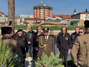 U Vinkovcima obilježena 34. godišnjica pogibije trojice pripadnika Hrvatskih obrambenih snaga -Vlade Kneževića, Ivice Bošnjaka i Darka Ružića