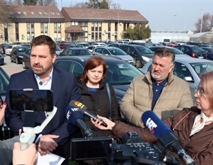 Grad Đakovo privremeno obustavio naplatu parkinga