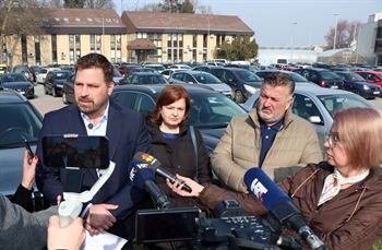 Grad Đakovo privremeno obustavio naplatu parkinga
