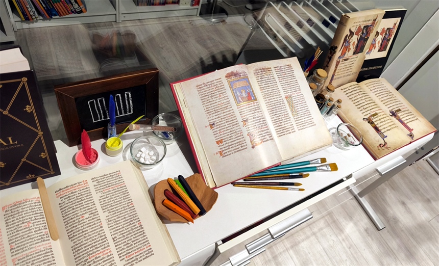 U Gradskoj knjižnici Vukovar otvorena izložba „Premazane svim mastima“