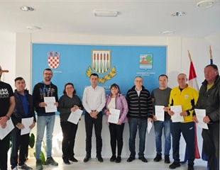 U Tompojevcima potpisani ugovori o dodjeli financijskih sredstava...