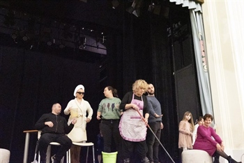 U Vukovaru premijera predstave Sve sretne obitelji