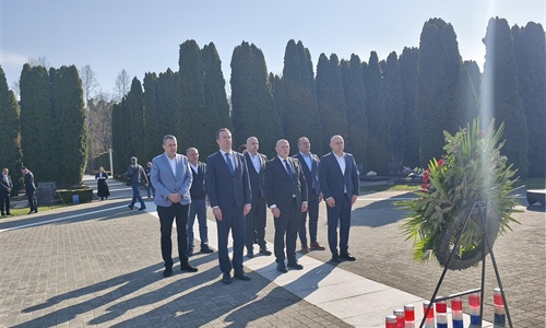 Medved u Vukovaru odao počast braniteljima