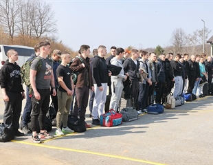 Prvi ročnici ponovno u vojarnama: 800 mladih započelo temeljno vojno...