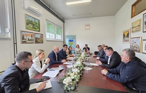 Župan Bosančić u Jarmini: Rješavanje problema i novi projekti za...