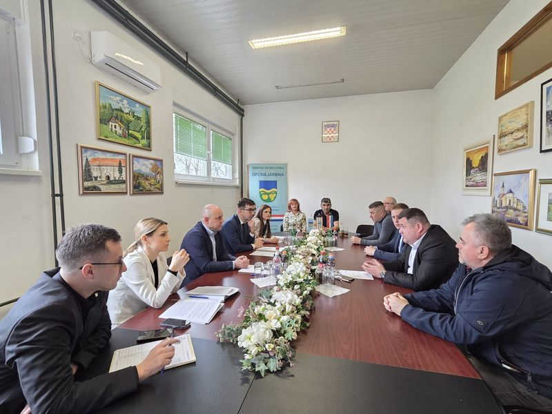 Župan Bosančić u Jarmini: Rješavanje problema i novi projekti za...