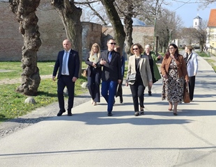 Ministrica Obuljen Koržinek u radnom posjetu Vukovarsko-srijemskoj...