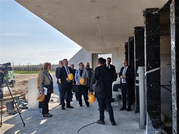 Ministrica Obuljen Koržinek u obilasku Arheološkog parka Vučedol