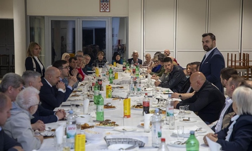 Iftar u Gunji okupio bošnjačku zajednicu i predstavnike vlasti:...