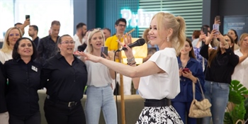 Preuređeni Prima salon na Jankomiru otvoren uz 300 gostiju i nastup Jelene Rozge