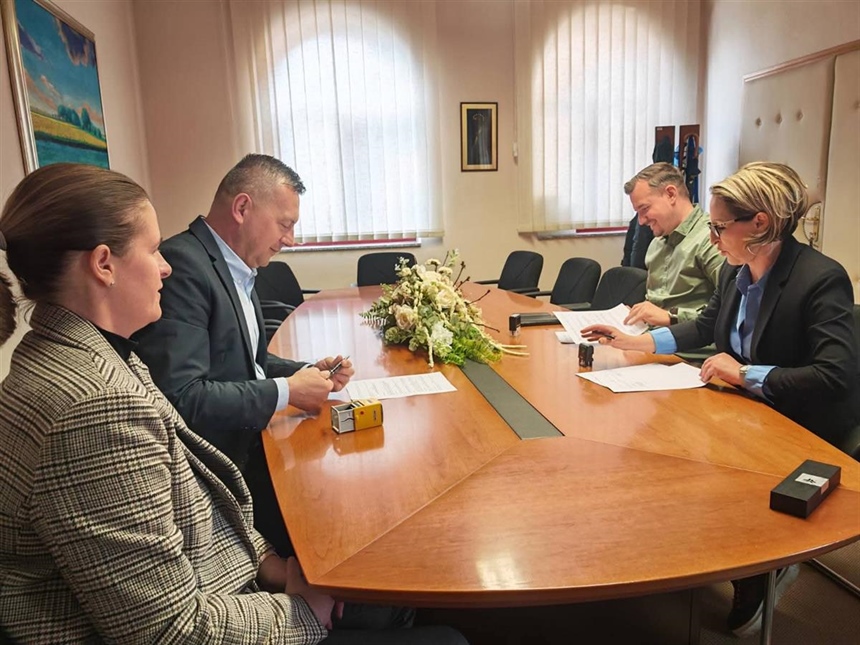 Potpisan ugovor za dogradnju Dječjeg vrtića Krijesnica Jankovci