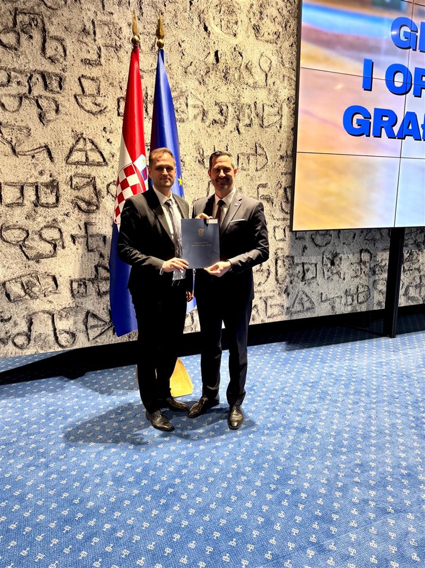 Potpisan ugovor za rekonstrukciju nogometnog terena na Gradskom stadionu u Vukovaru