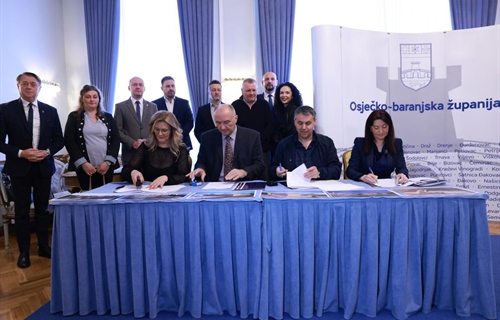 Veliki investicijski ciklus u školstvu: Potpisani novi ugovori za tri...