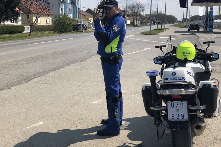 Divljanje cestama u Vukovarsko-srijemskoj županiji: Mladić projurio...