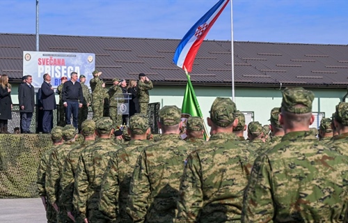 Milanović prvoj generaciji ročnika poručio: Vojska je stega, ali i...