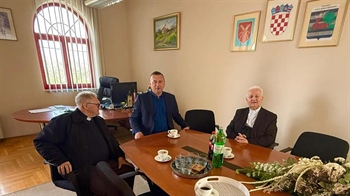 Biskup u miru Franjo Komarica posjetio Općinu Stari Jankovci