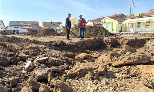 Rimska nekropola ispod buduće tržnice: arheolozi u Vinkovcima pronašli...