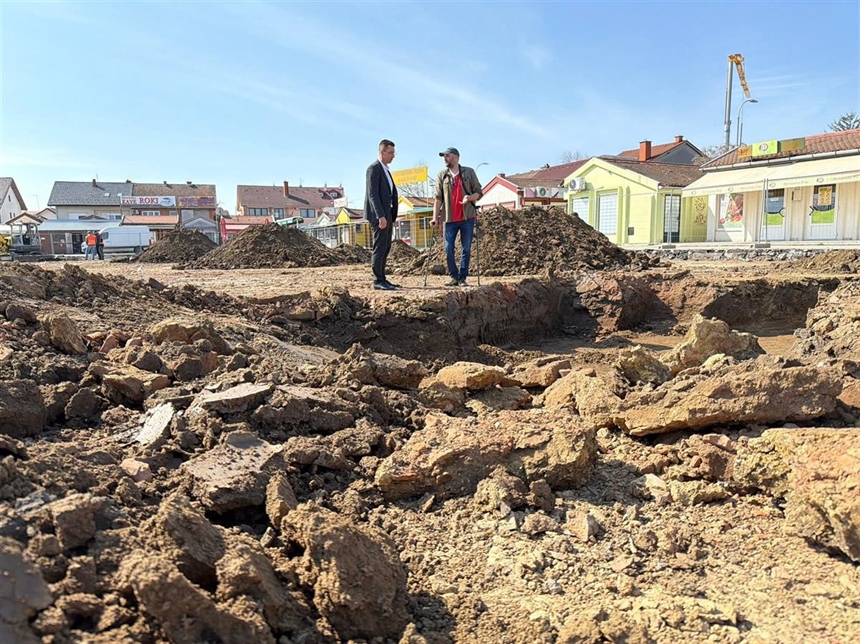 Rimska nekropola ispod buduće tržnice: arheolozi u Vinkovcima pronašli 22 groba stara gotovo dvije tisuće godina