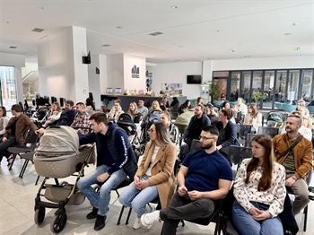 Vinkovci: Dodijeljene novčane naknade i darovi roditeljima novorođene djece