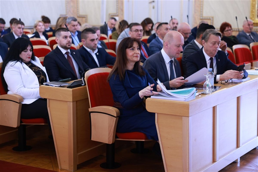 Stanovi za mlade, milijuni za zdravstvo i ulaganja u škole: Skupština OBŽ usvojila ključne razvojne odluke