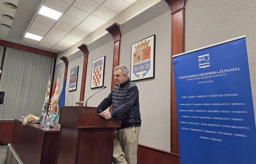 Predstavljene „Hrvatske povijesne istine” Tihomira Dujmovića u Vinkovcima