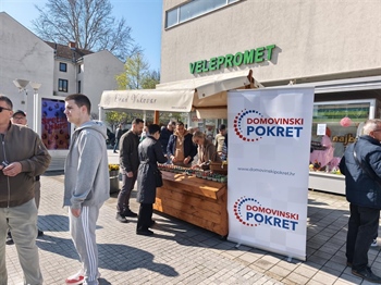 Domovinski pokret Vukovar dijelio pisanice sugrađanima za Uskrs