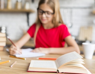 Raspisan natječaj za stipendije Fonda Miroslav Krleža